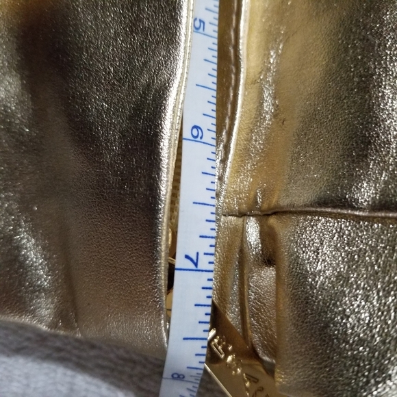 Versage perfume gold metallic hand clutch - Picture 6 of 8